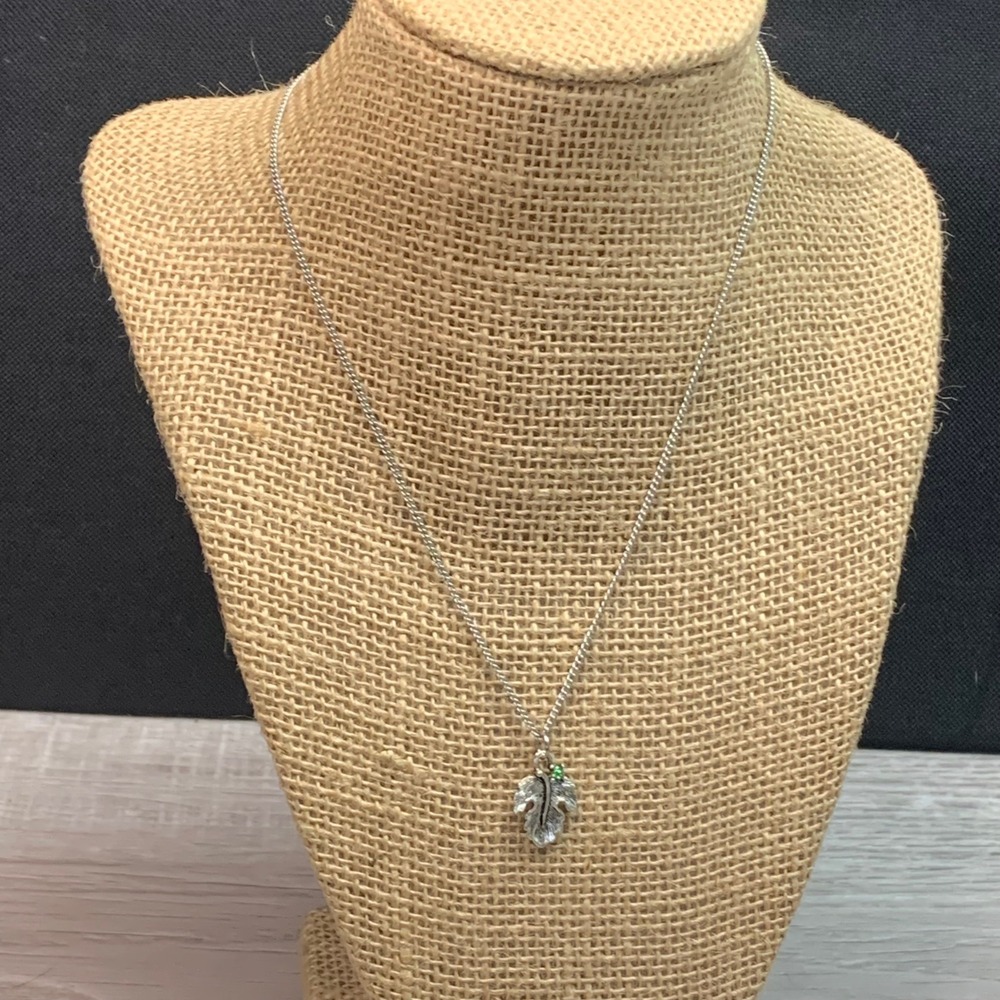 Silver Tone Leaf Pendant Necklace Green Rhinestone Accent 16 Inch Chain 5648